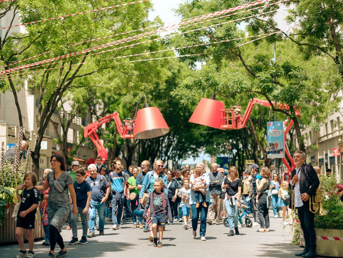 Cheval des III, déambulation avenue Henri-Barbusse samedi 22 juin - (c) Lucas Frangella